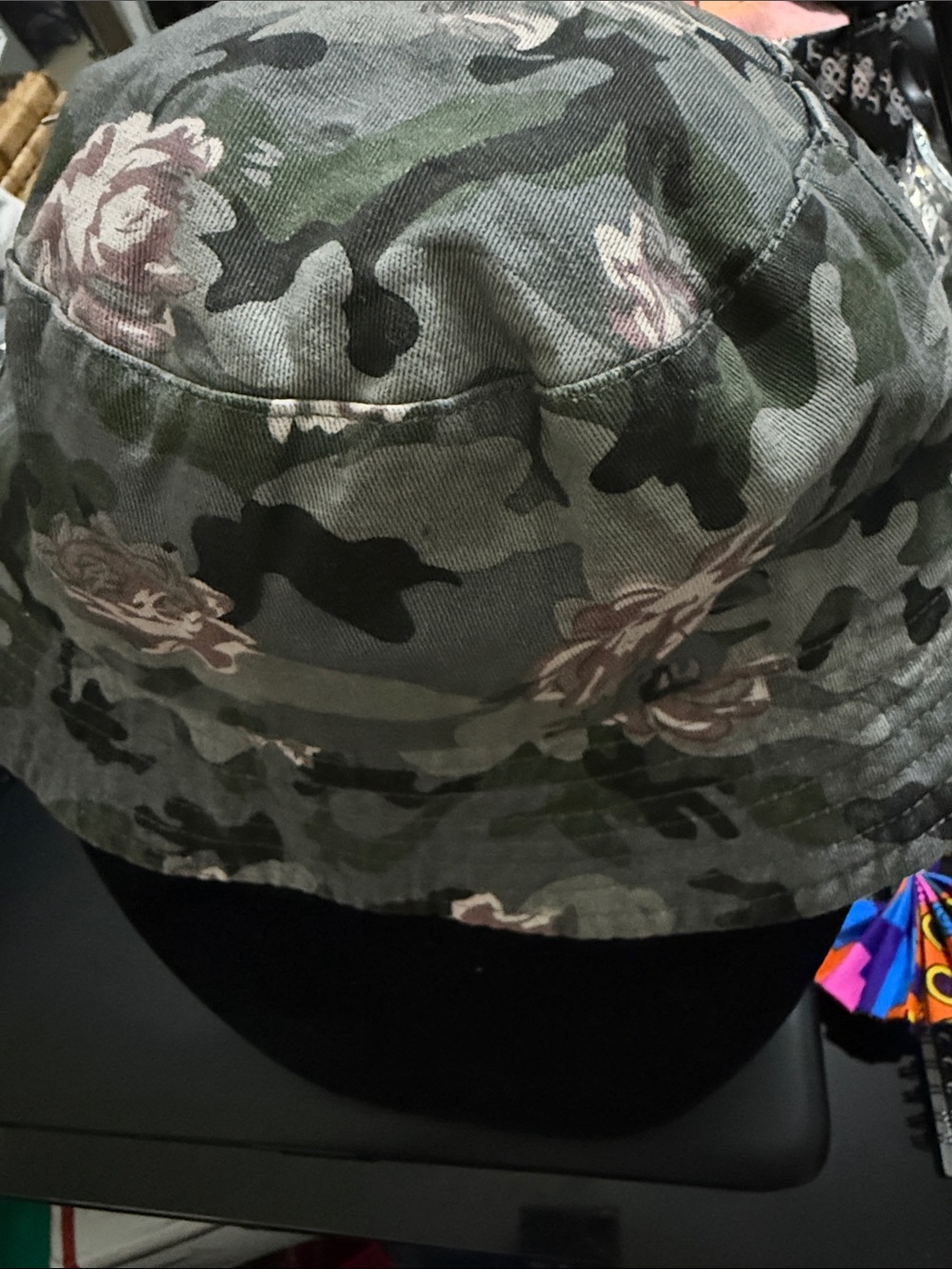 Camo Floral Bucket Hat - Gray & Pink